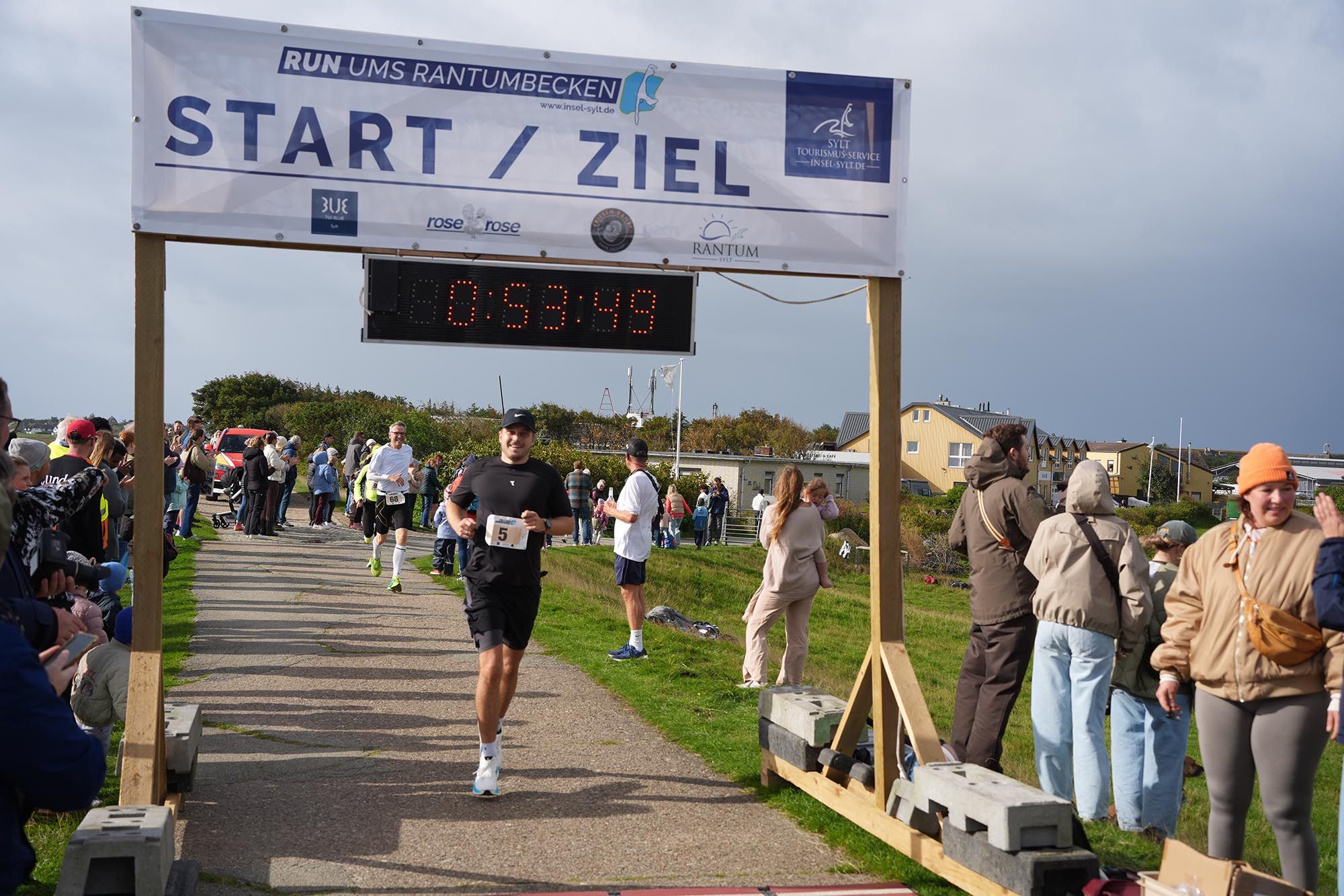 Läufer beim Run ums Rantumbecken 2026